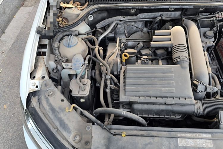 Used Volkswagen Sagitar 2015 230TSI Automatic Comfort Version Engine Bay Right