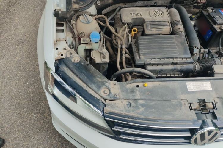Used Volkswagen Sagitar 2015 230TSI Automatic Comfort Version Engine Bay Right