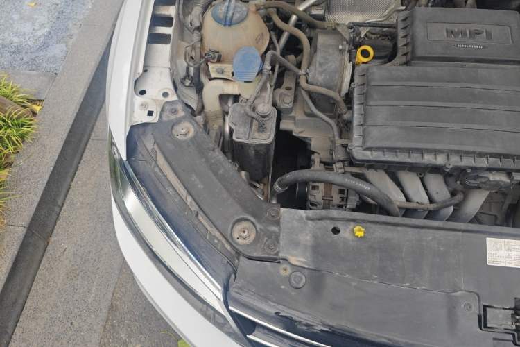 Used Volkswagen Sagitar 2015 1.6L Automatic Comfort Model Engine Bay Right