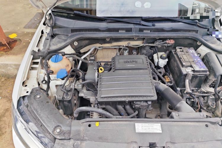 Used Volkswagen Sagitar 2015 1.6L Manual Comfort Model Engine Bay Right