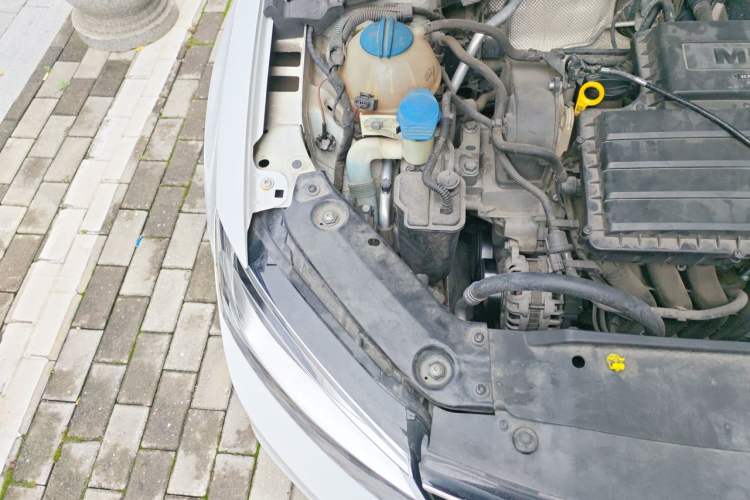 Used Volkswagen Sagitar 2015 1.6L Automatic Comfort Model Engine Bay Right