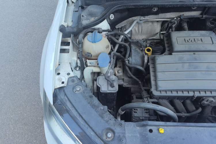 Used Volkswagen Sagitar 2015 1.6L Automatic Comfort Model Engine Bay Right