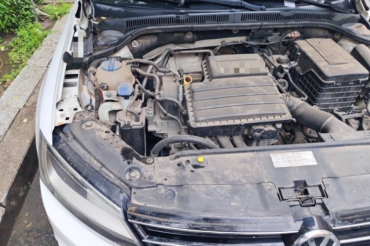 Used Volkswagen Sagitar 2015 1.6L Automatic Comfort Model Engine Bay Right