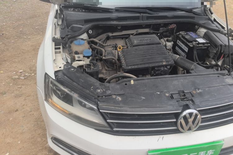 Used Volkswagen Sagitar 2015 1.6L Manual Comfort Model Engine Bay Right