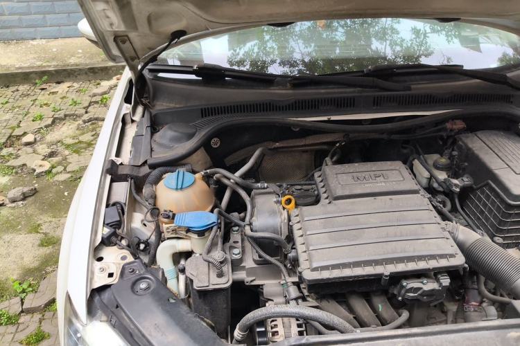 Used Volkswagen Sagitar 2015 1.6L Automatic Comfort Model Engine Bay Right