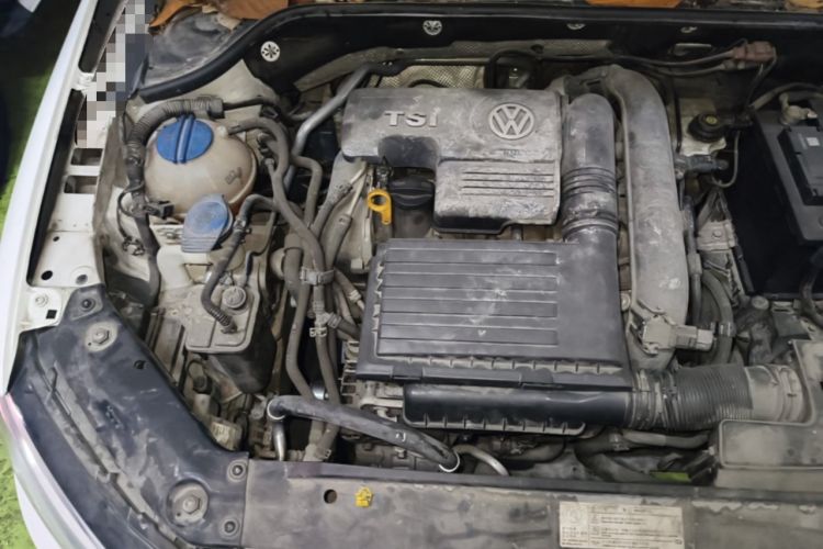 Used Volkswagen Sagitar 2015 230TSI Automatic Comfort Version Engine Bay Right