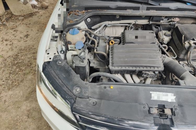 Used Volkswagen Sagitar 2015 1.6L Manual Comfort Model Engine Bay Right
