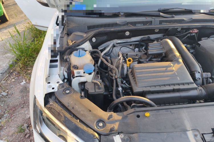Used Volkswagen Sagitar 2015 230TSI Automatic Comfort Version Engine Bay Right