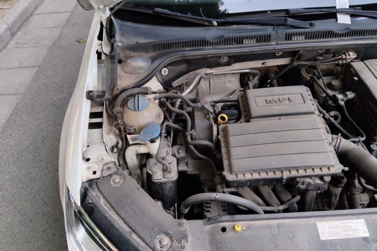 Used Volkswagen Sagitar 2015 1.6L Automatic Comfort Model Engine Bay Right