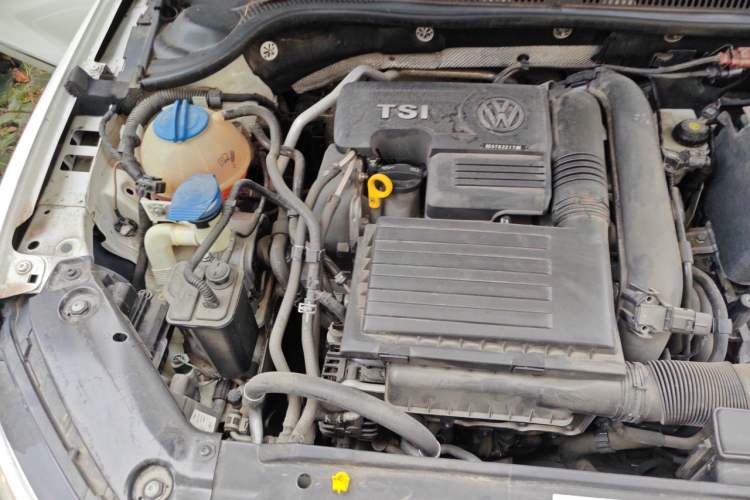 Used Volkswagen Sagitar 2015 230TSI Automatic Comfort Version Engine Bay Right