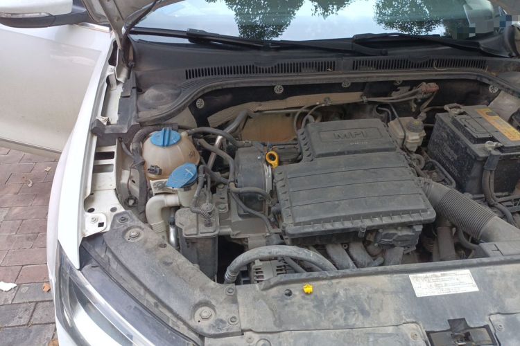 Used Volkswagen Sagitar 2015 1.6L Manual Comfort Model Engine Bay Right