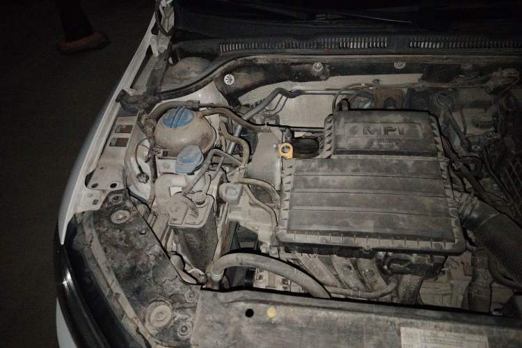 Used Volkswagen Sagitar 2015 1.6L Automatic Comfort Model Engine Bay Right