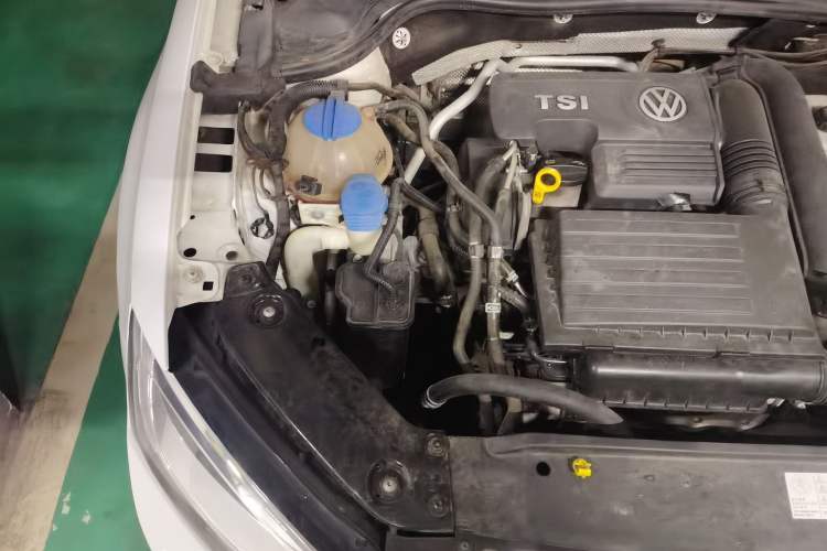 Used Volkswagen Sagitar 2015 230TSI Manual Comfort Version Engine Bay Right