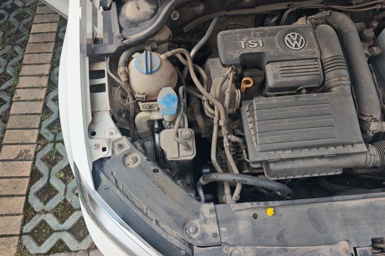 Used Volkswagen Sagitar 2015 230TSI Automatic Comfort Version Engine Bay Right