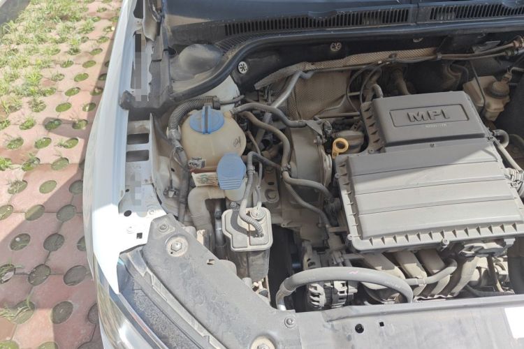 Used Volkswagen Sagitar 2015 1.6L Manual Comfort Model Engine Bay Right