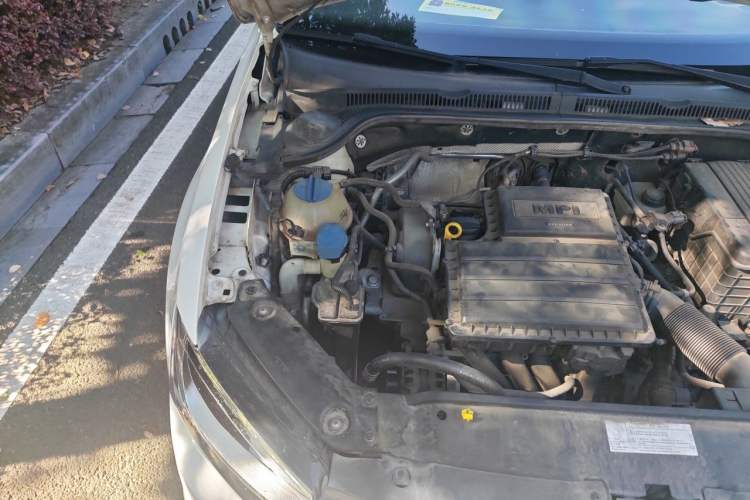Used Volkswagen Sagitar 2015 1.6L Automatic Comfort Model Engine Bay Right