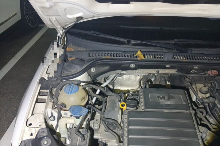 Used Volkswagen Sagitar 2015 1.6L Automatic Comfort Model Engine Bay Right
