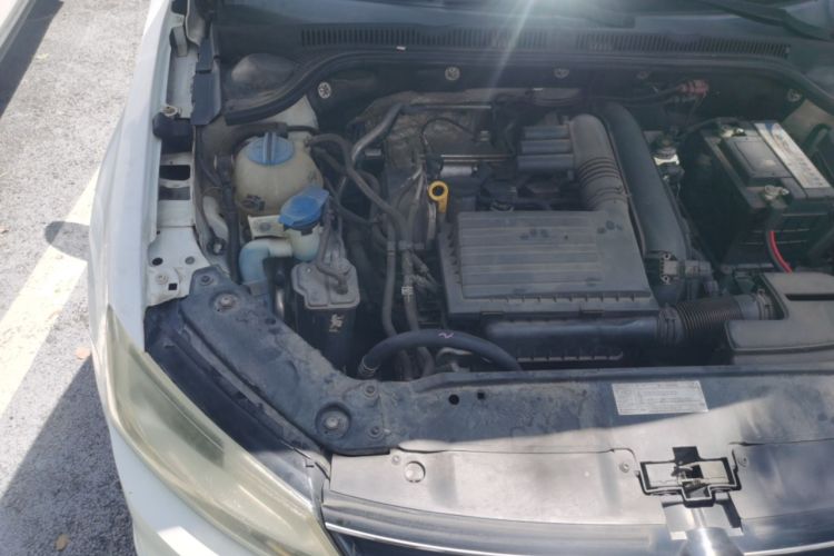 Used Volkswagen Sagitar 2015 230TSI Automatic Comfort Version Engine Bay Right