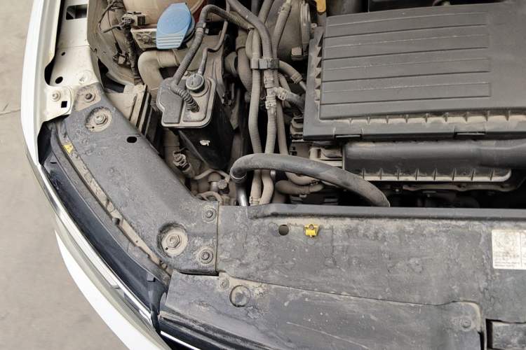 Used Volkswagen Sagitar 2015 280TSI Automatic Flagship Model Engine Bay Right