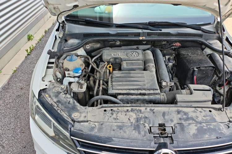 Used Volkswagen Sagitar 2015 280TSI Automatic Flagship Model Engine Bay Right