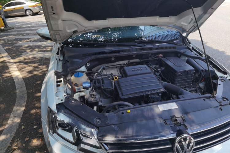 Used Volkswagen Sagitar 2015 1.6L Automatic Comfort Model Engine Bay Right