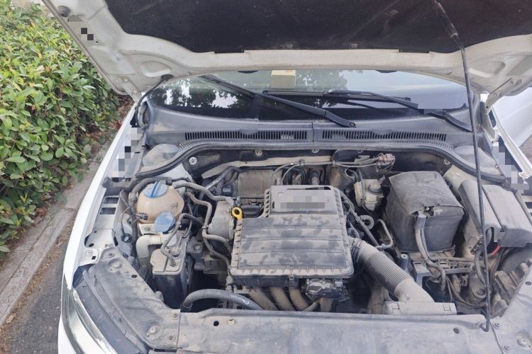 Used Volkswagen Sagitar 2015 1.6L Manual Comfort Model Engine Bay Right