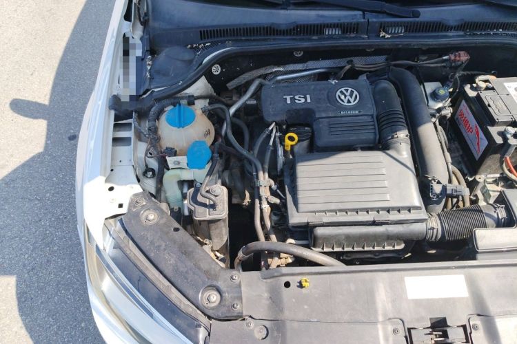 Used Volkswagen Sagitar 2015 230TSI Automatic Comfort Version Engine Bay Right