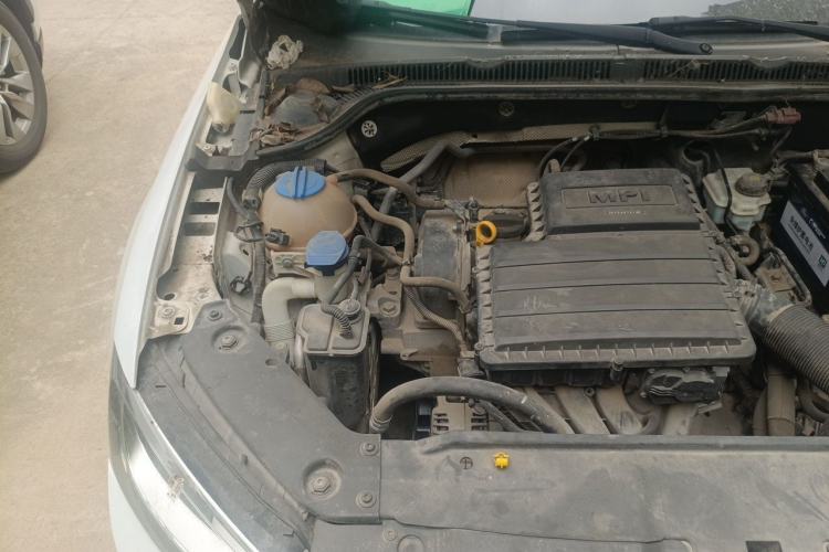 Used Volkswagen Sagitar 2015 1.6L Manual Comfort Model Engine Bay Right