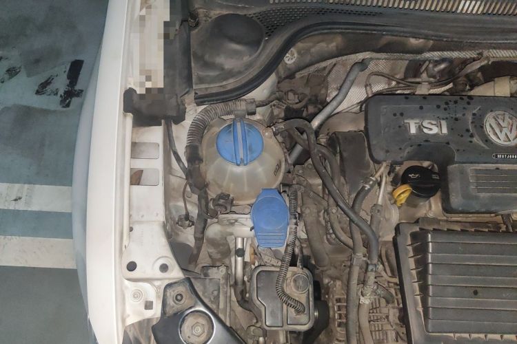 Used Volkswagen Sagitar 2015 230TSI Automatic Comfort Version Engine Bay Right