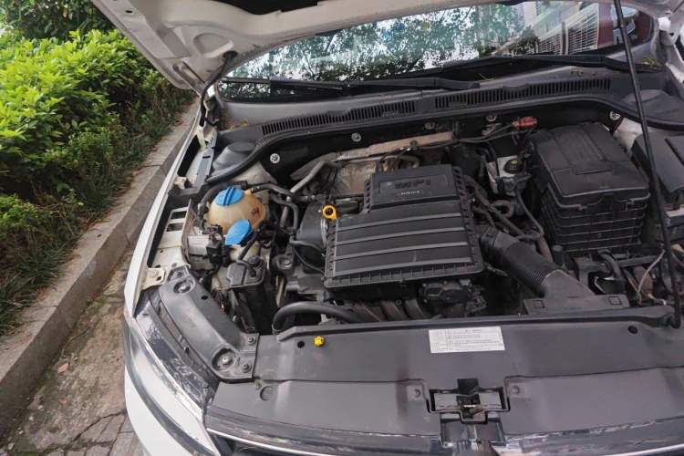 Used Volkswagen Sagitar 2015 1.6L Automatic Comfort Model Engine Bay Right
