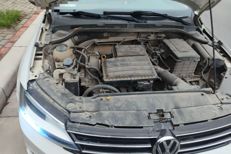 Used Volkswagen Sagitar 2015 1.6L Automatic Comfort Model Engine Bay Right