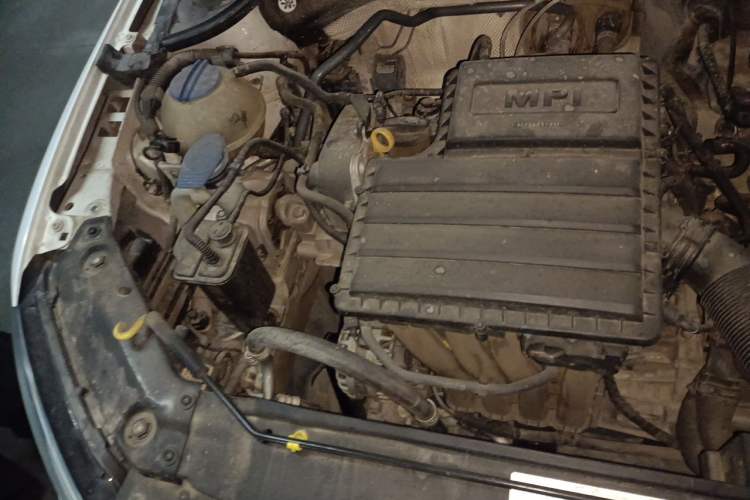 Used Volkswagen Sagitar 2015 1.6L Automatic Comfort Model Engine Bay Right