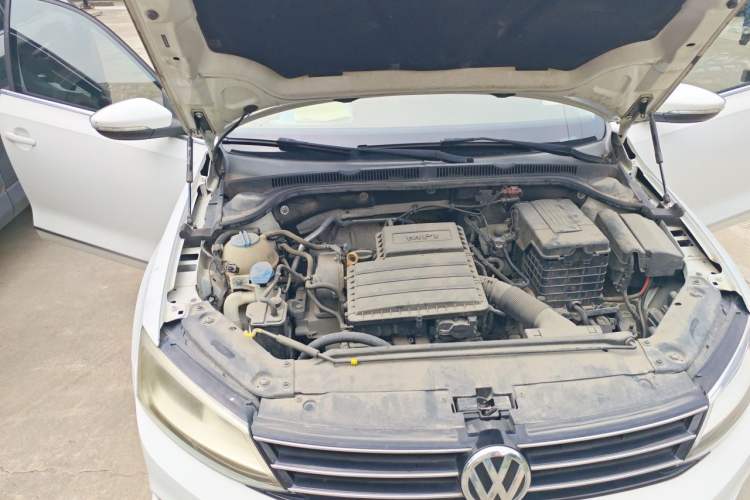 Used Volkswagen Sagitar 2015 1.6L Automatic Comfort Model Engine Bay Right