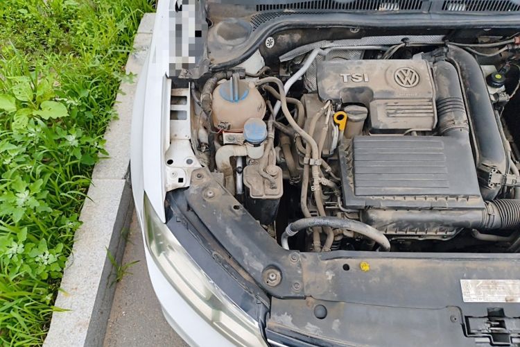 Used Volkswagen Sagitar 2015 230TSI Automatic Comfort Version Engine Bay Right
