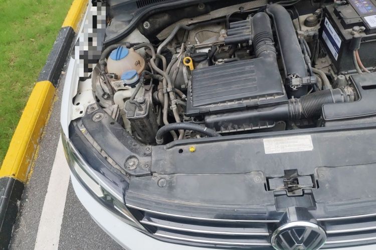 Used Volkswagen Sagitar 2015 230TSI Automatic Comfort Version Engine Bay Right