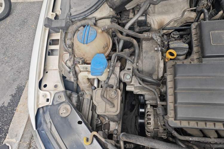 Used Volkswagen Sagitar 2015 1.6L Automatic Comfort Model Engine Bay Right