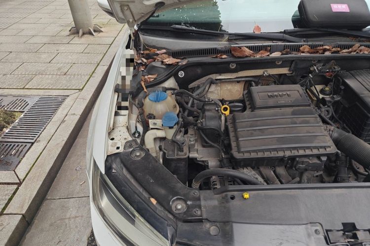 Used Volkswagen Sagitar 2015 1.6L Automatic Comfort Model Engine Bay Right