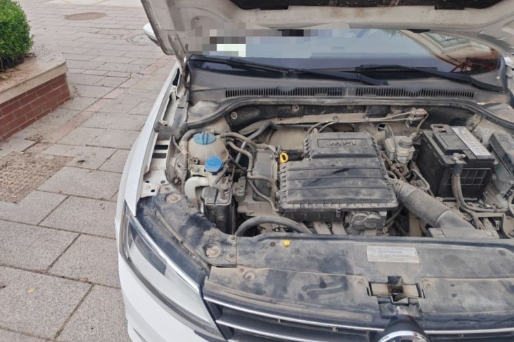 Used Volkswagen Sagitar 2015 1.6L Manual Comfort Model Engine Bay Right