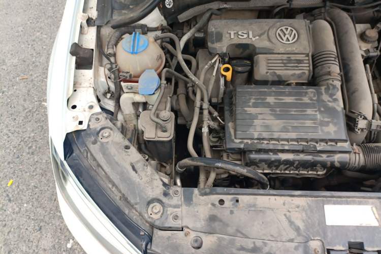 Used Volkswagen Sagitar 2015 230TSI Automatic Comfort Version Engine Bay Right