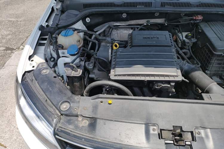 Used Volkswagen Sagitar 2015 1.6L Automatic Comfort Model Engine Bay Right