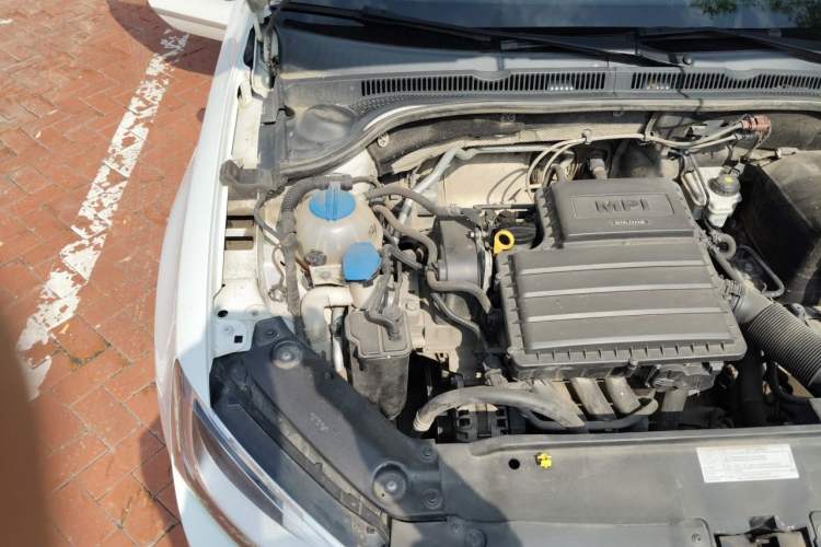 Used Volkswagen Sagitar 2015 1.6L Manual Comfort Model Engine Bay Right