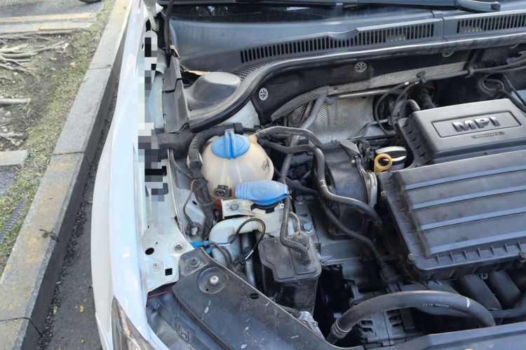 Used Volkswagen Sagitar 2015 1.6L Automatic Comfort Model Engine Bay Right