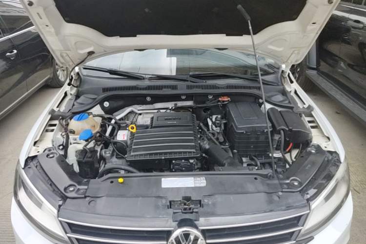 Used Volkswagen Sagitar 2015 1.6L Automatic Comfort Model Engine Bay