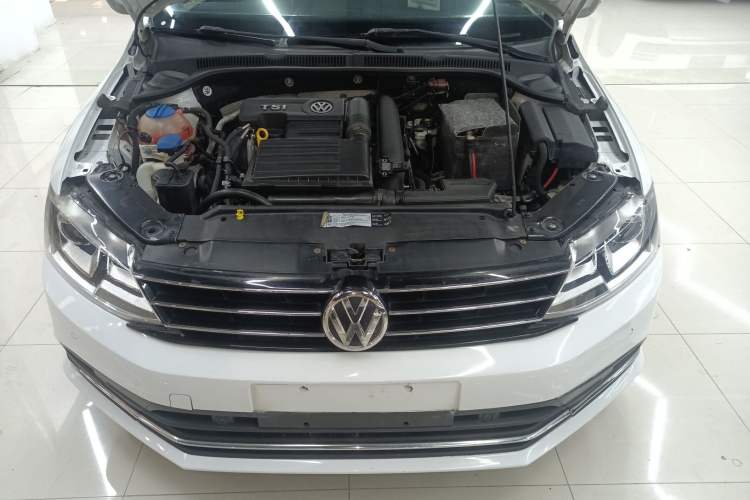 Used Volkswagen Sagitar 2015 230TSI Automatic Luxury Model Engine Bay