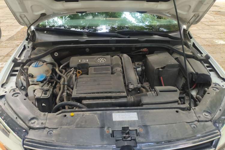 Used Volkswagen Sagitar 2015 230TSI Automatic Luxury Model Engine Bay