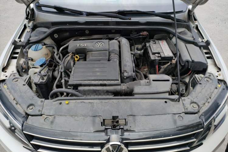 Used Volkswagen Sagitar 2015 230TSI Automatic Comfort Version Engine Bay
