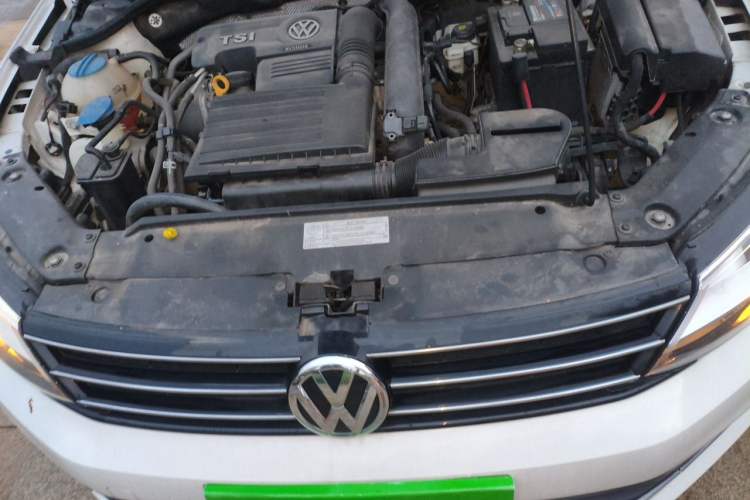 Used Volkswagen Sagitar 2015 230TSI Automatic Comfort Version Engine Bay