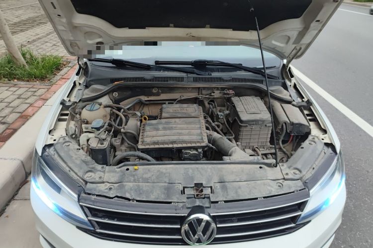 Used Volkswagen Sagitar 2015 1.6L Automatic Comfort Model Engine Bay