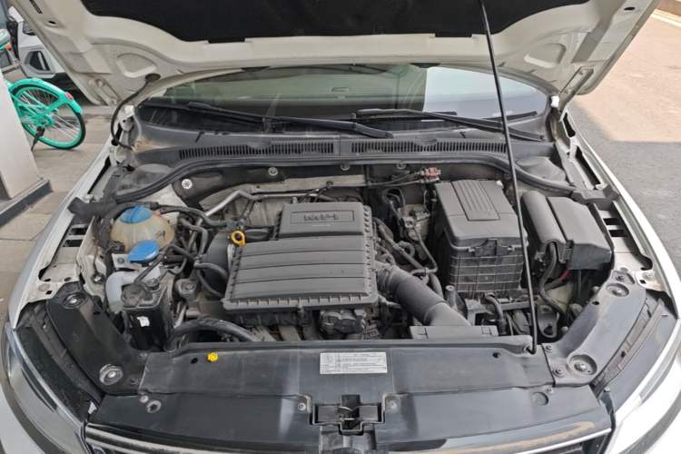 Used Volkswagen Sagitar 2015 1.6L Automatic Comfort Model Engine Bay