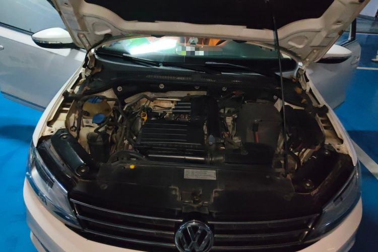 Used Volkswagen Sagitar 2015 230TSI Automatic Comfort Version Engine Bay